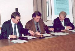 Vertragsunterzeichnung