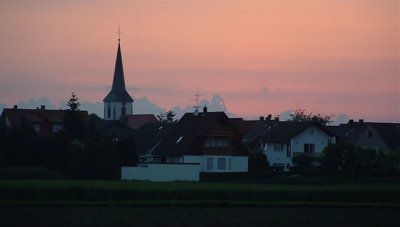 Das Altar der evangelischen Kirche in Leeheim.