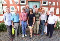 Das Gruppenbild zeigt in der vorderen Reihe (v.li.) Hans Kopp, Willi Maier, Klaus Hammel, Gudrun Grunenberg, Dieter Glock, Ernst-Ludwig Schaffner, Stadträtin Carola Friedrich und Erster Stadtrat Richard Kraft. In der hinteren Reihe (v.li.) Heinrich Hamma Vor dem Büchnerhaus stehen in der vorderen Reihe (v.li.) Hans Kopp, Willi Maier, Klaus Hammel, Gudrun Grunenberg, Dieter Glock, Ernst-Ludwig Schaffner, Stadträtin Carola Friedrich und Erster Stadtrat Richard Kraft. In der hinteren Reihe stehen (v.li.) Heinrich Hammann, Willi Bischoff und Ottmar Eberling.